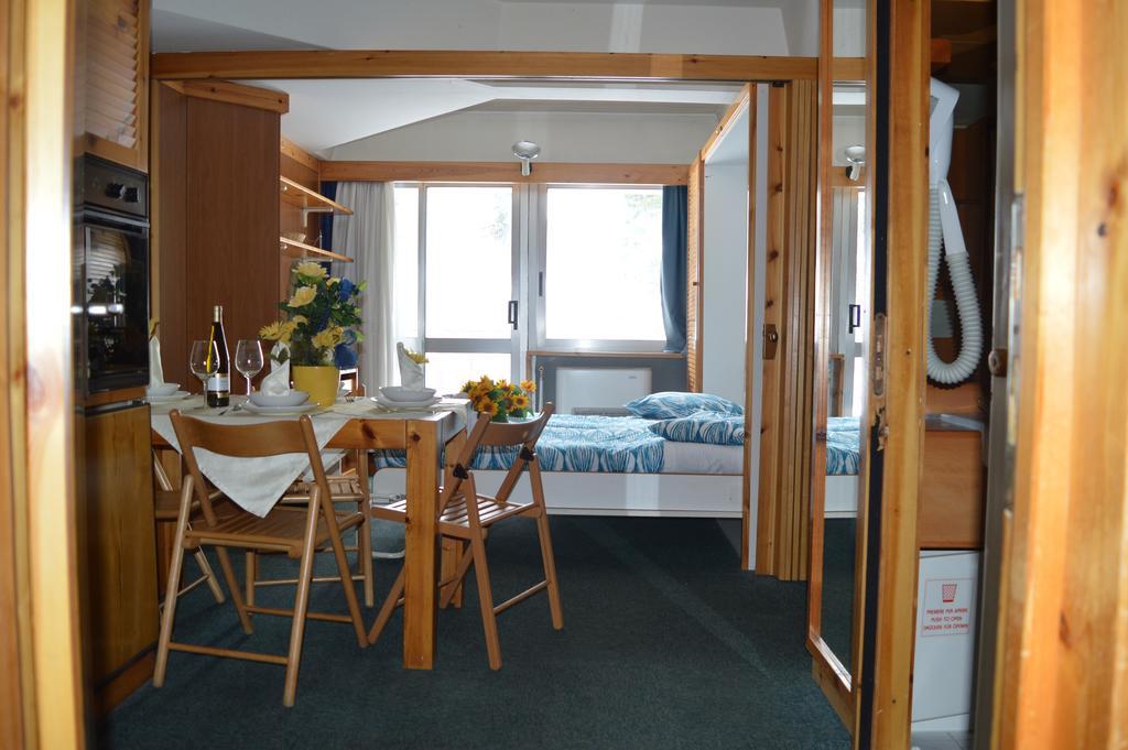 Residence Il Vigo Di Marilleva Kültér fotó